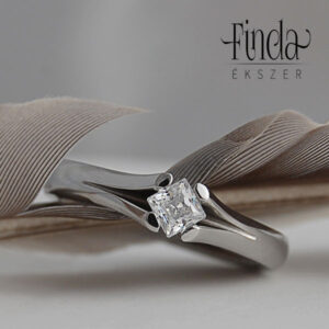 Princess nemesacél eljegyzési gyűrű fehér cirkóniával
