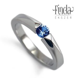 Bridge nemesacél gyűrű kék zafírral