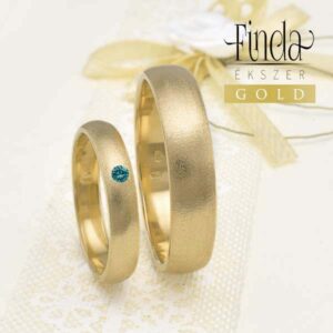 Classic domború sárga arany karikagyűrűpár - matt felülettel kék gyémánttal